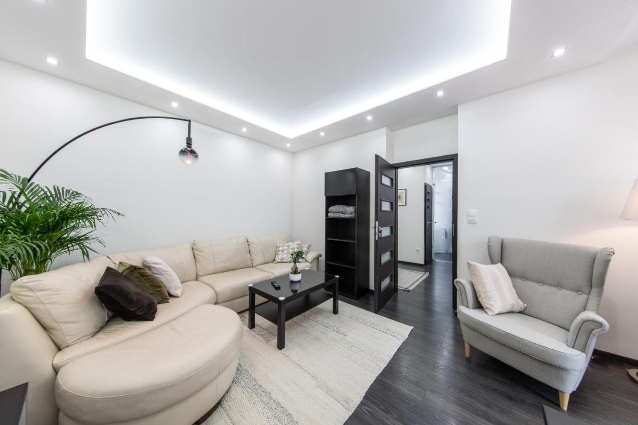 Spacious 3-Room Apartment With Free Parking Boedapest Buitenkant foto
