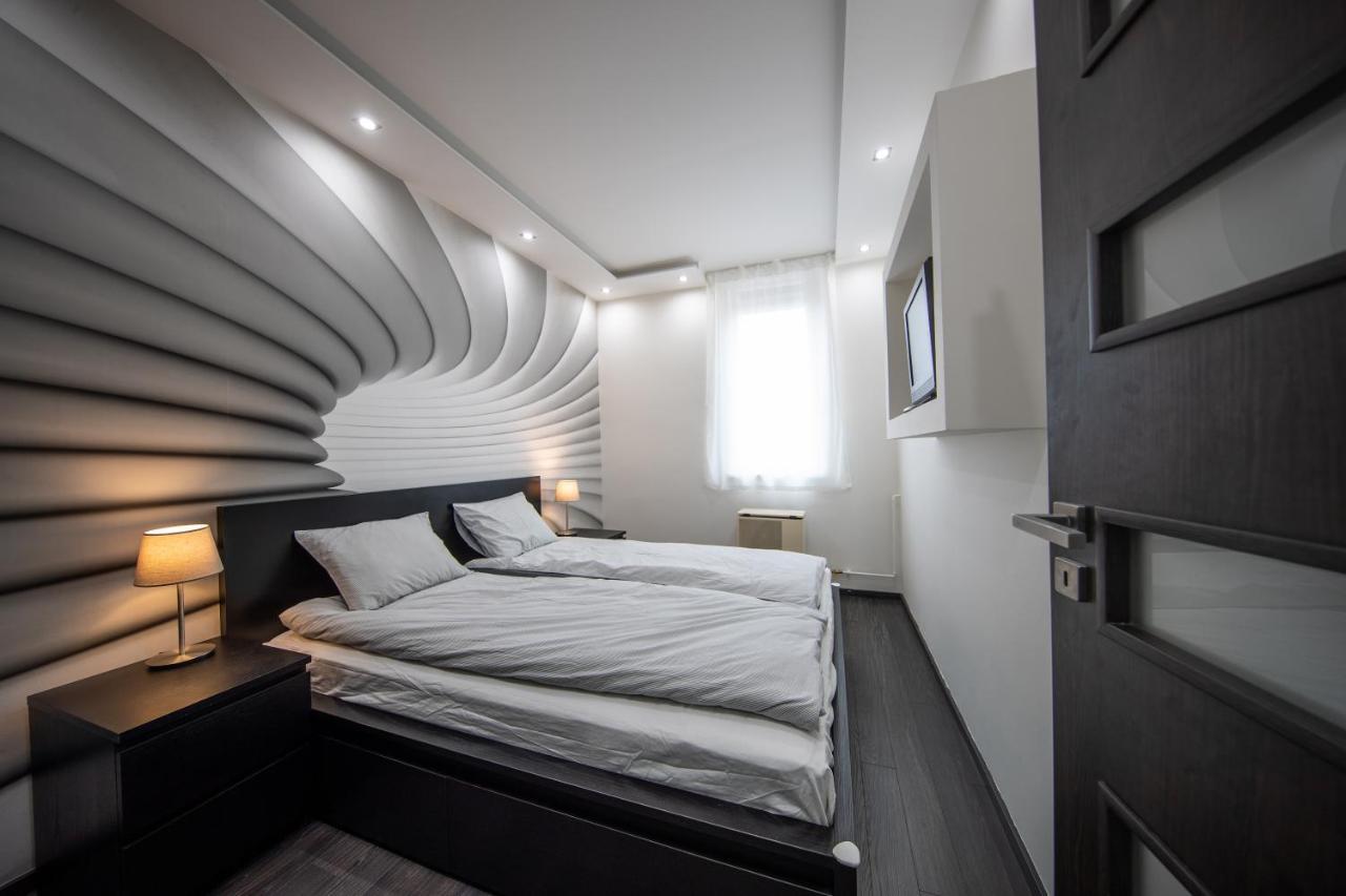 Spacious 3-Room Apartment With Free Parking Boedapest Buitenkant foto