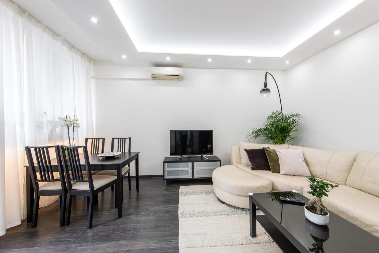 Spacious 3-Room Apartment With Free Parking Boedapest Buitenkant foto